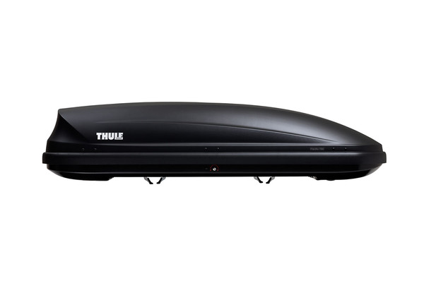 Бокс Thule Бокс ThuleБагажники<br>Тип: бокс,<br>Назначение: на крышу,<br>Объем: 420,<br>Центральный замок: да,<br>Длина (мм): 1960,<br>Ширина: 780,<br>Высота: 450,<br>Система монтажа: Fast-Grip,<br>Максимальная нагрузка: 50,<br>Грузоподъемность (шт): 5-7 пар лыж,<br>Подходит для дуги WingBar.: да,<br>Подходит для дуги AeroBar.: да,<br>Подходит для дуг SquareBar.: да<br>